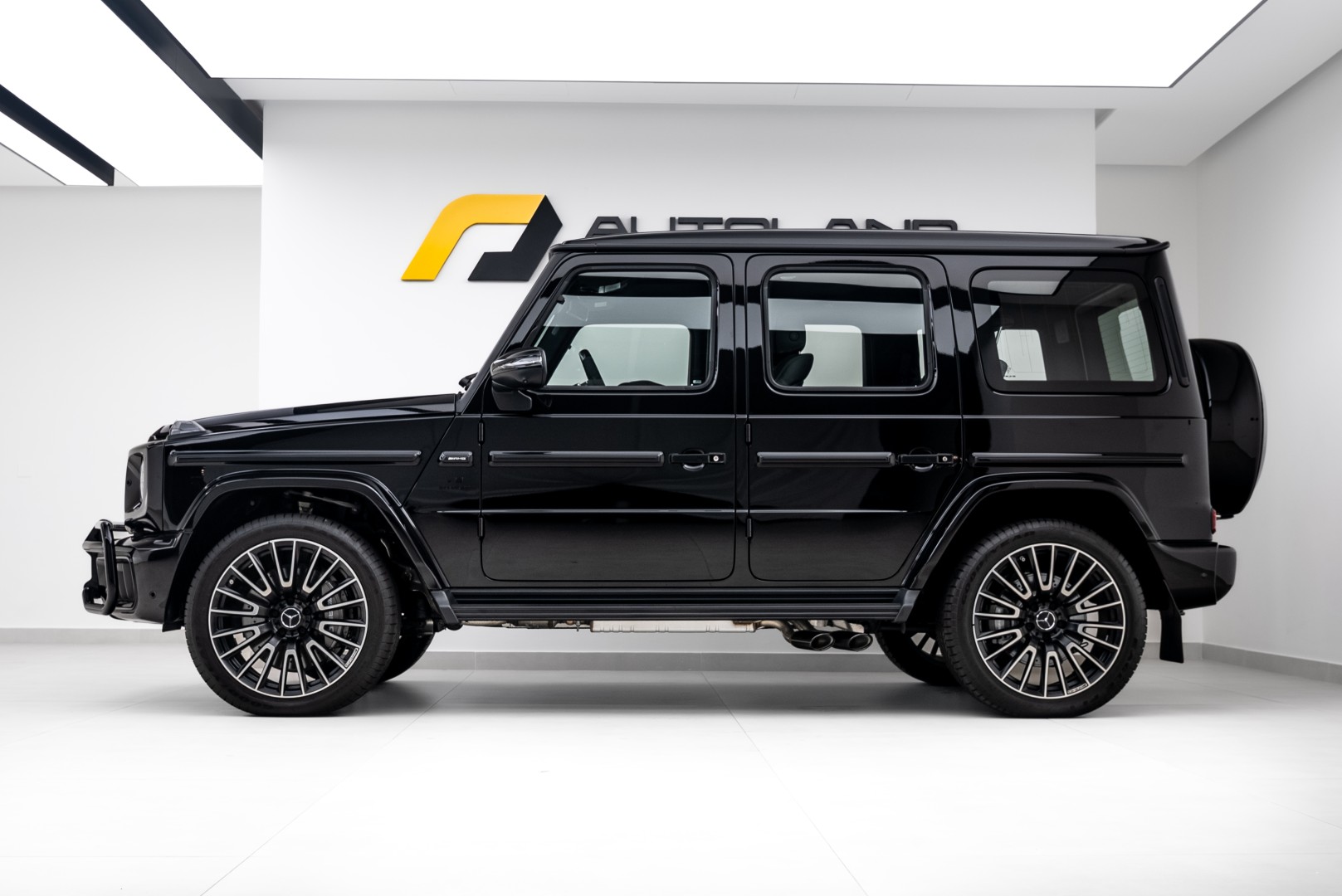 2025 MERCEDES BENZ G63 AMG | EXTENDED NIGHT PACKAGE | MANUFAKTUR NAPPA LEATHER DIAMOND QUILT | REAR